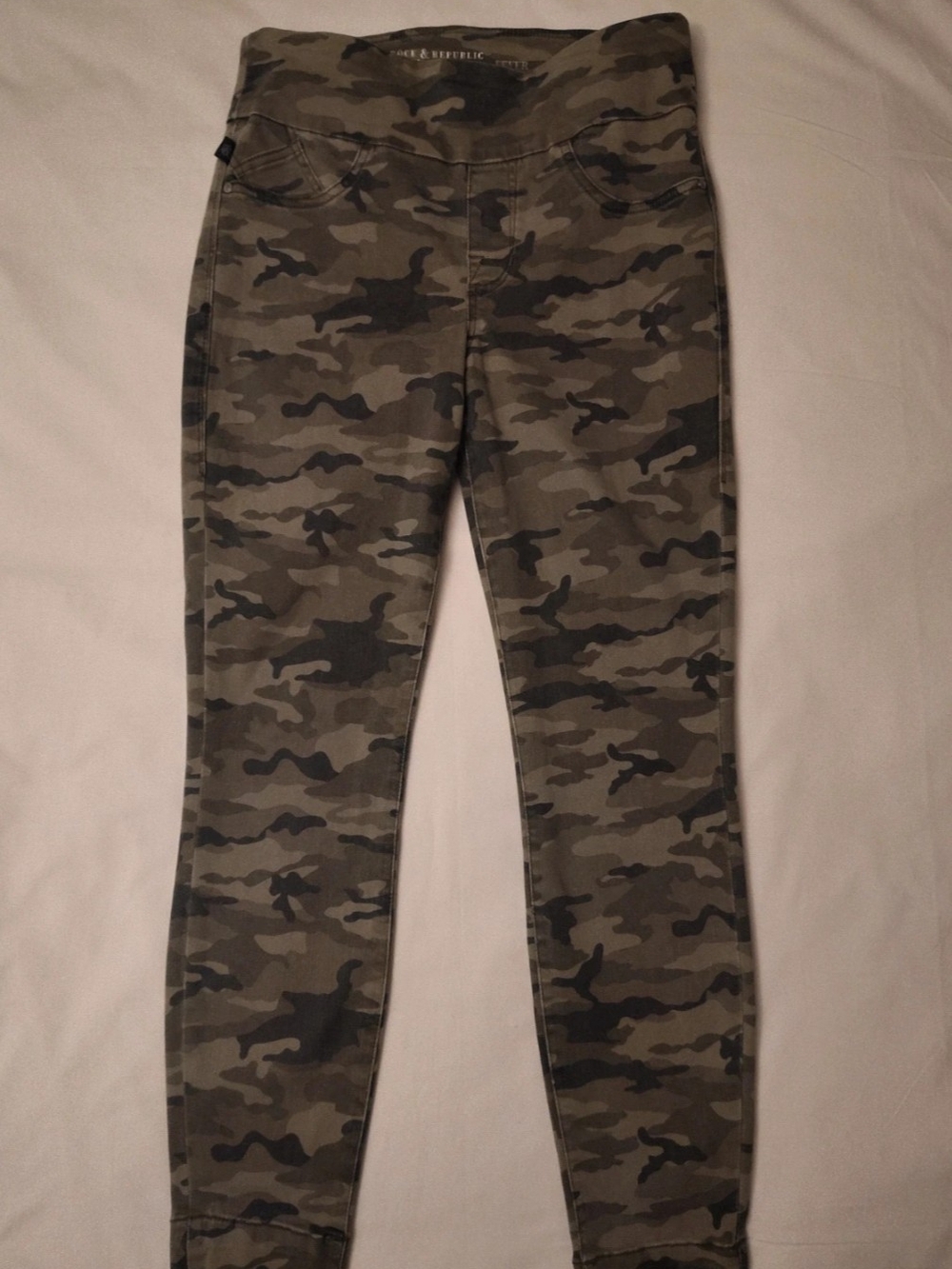 Rock & Republic Camo Denim RX Slimming Leggings Size 10 Fever Pull On EUC